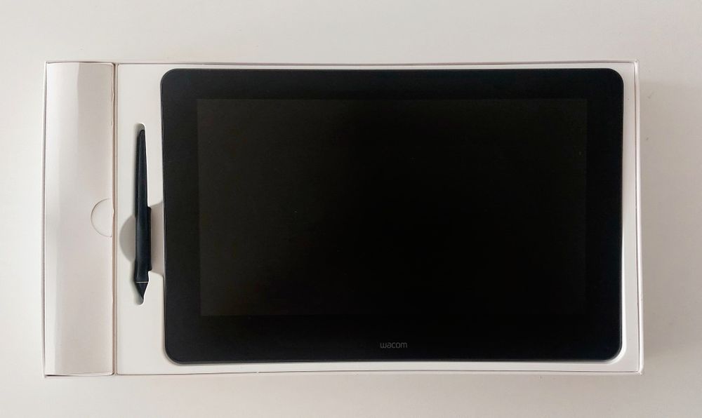 Tablet Wacom Cintiq Pro 16 Touch stan idealny
 Stan idelany