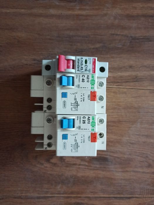 Диференціальний автоматичний вимикач АД12 C25-40(УЗО)