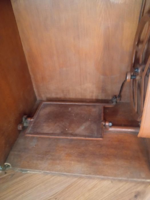 Maszyna do szycia – vintage, sprawna, z napędem nożnym