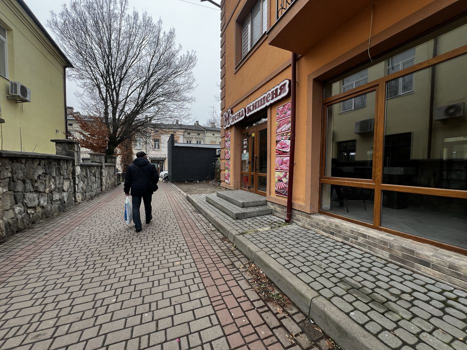 Здам приміщення вул. Хмельницького.