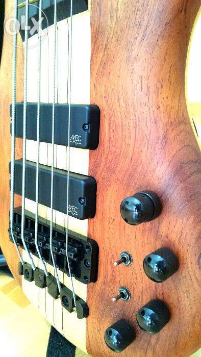 Warwick Thumb Singlecut Broadneck 5 – Made in Germany – 2010 – Excelente Estado