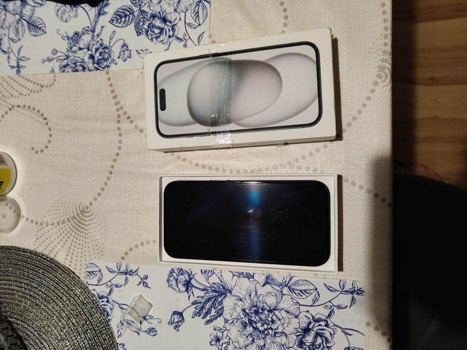 Sprzedam telefon iPhone 15