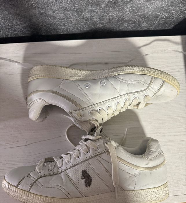 Чоловічі кросівки 43