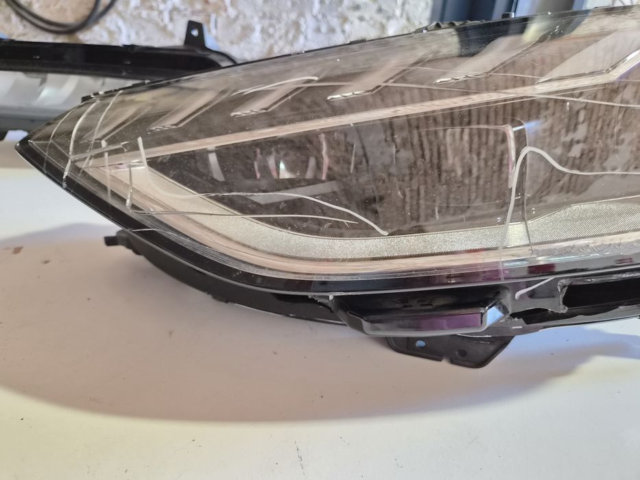 Lampa przednia lewa Audi A4 B9 8W0.941.033D
