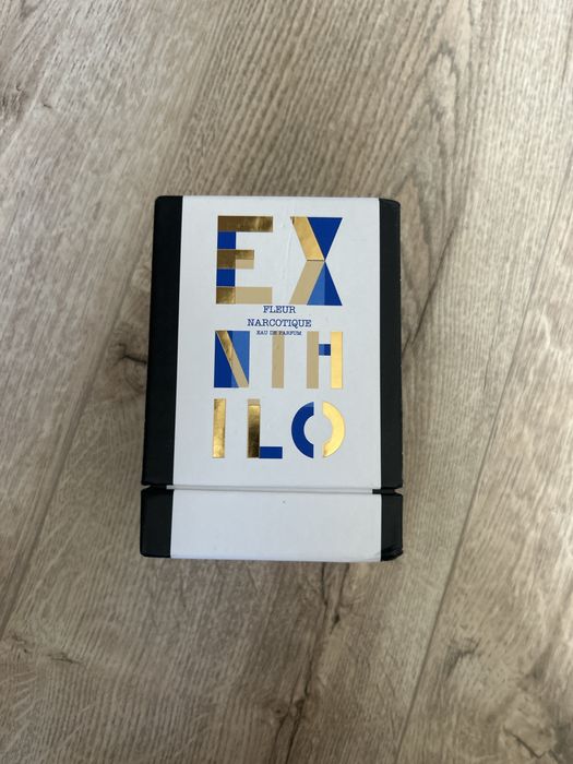 Ex nihilo fleur de narcotique