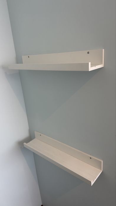Prateleiras Ikea brancas
