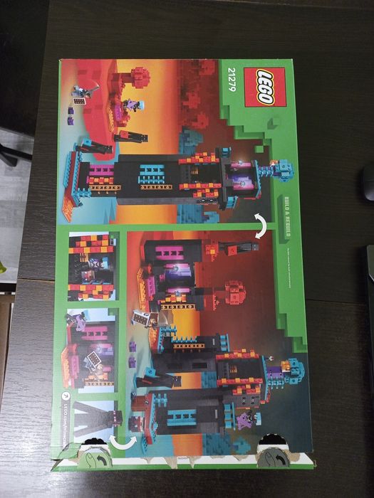 Lego 21279  The Enderman Tower - pudełko