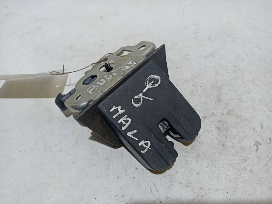 Fechadura / fecho da mala AUDI Q5 (8R)