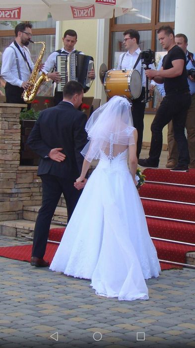 Piękna suknia ślubna