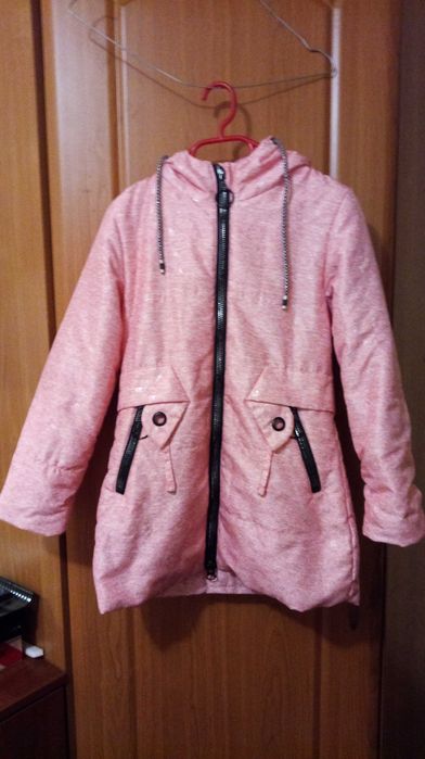 Розовая куртка для девочки в идеальном состоянии