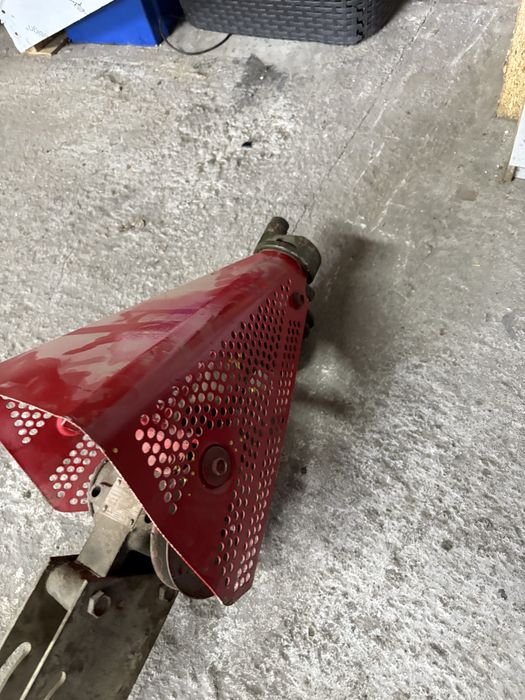 Sprzedam przystawke do  kosy listwowej  .