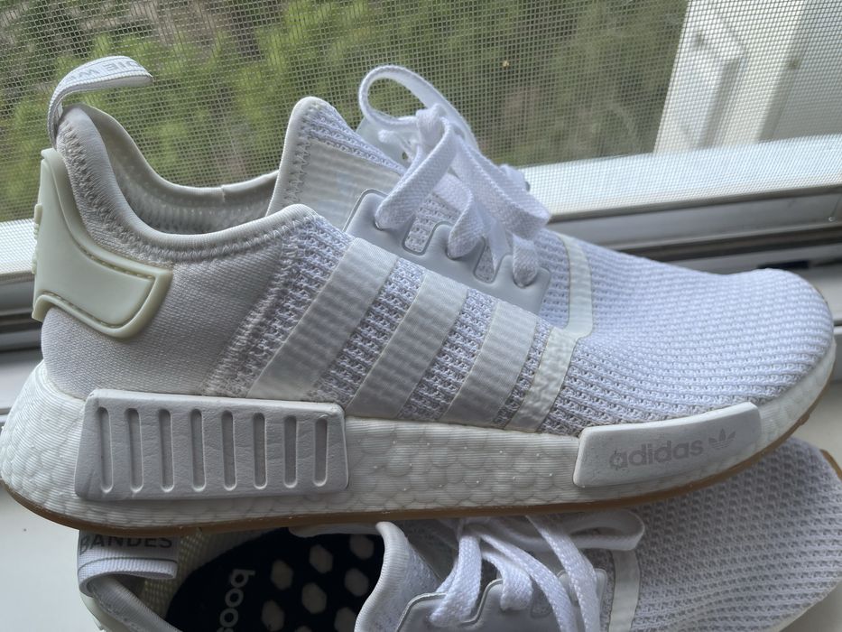 Продам кросівки adidas