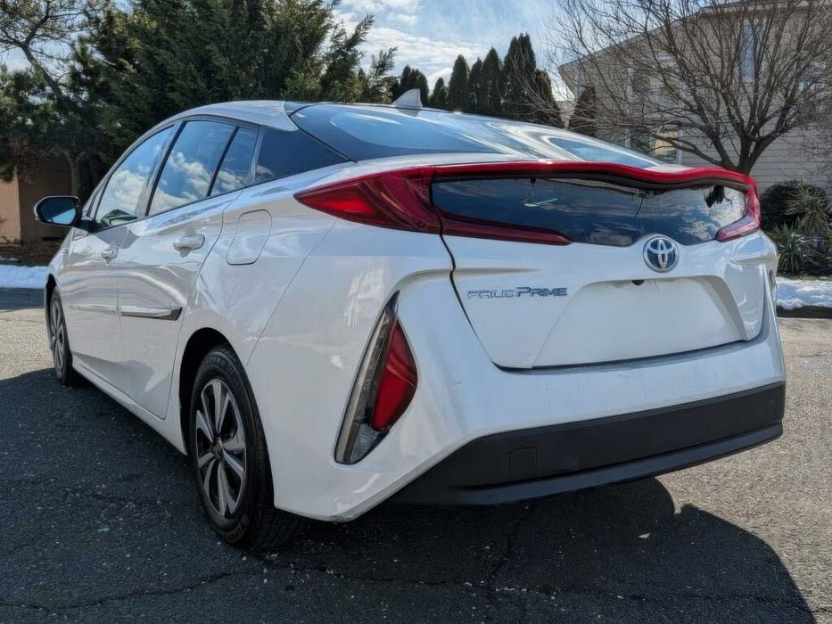 Toyota Prius Prime      2019