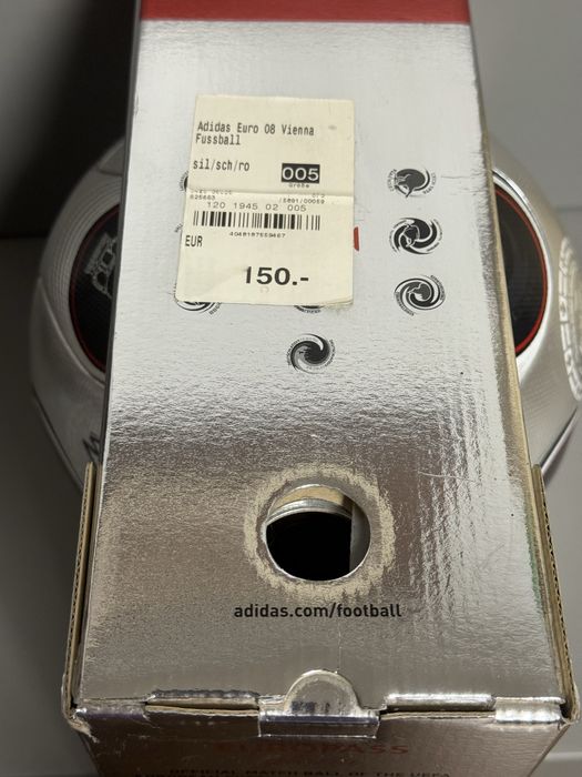 Офіційний мʼяч UEFA Euro 2008, Австрія/Швейцарія.