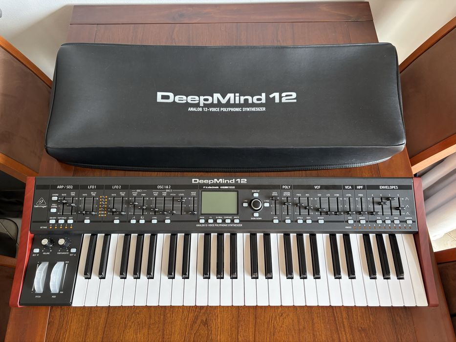 Behringer Deepmind 12