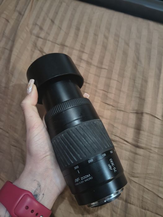 Обʼєктив Minolta AF 75-300