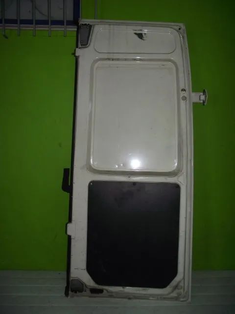 Porta de Trás Esquerda Iveco Daily -  2000 / 2011