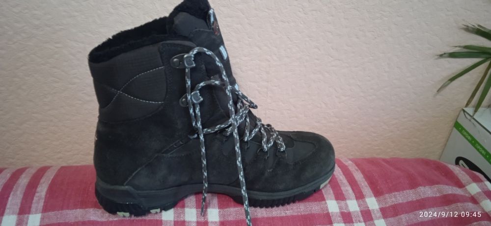 Ботинки ,красовки 41 р.