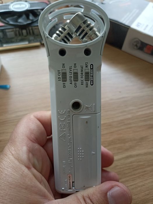 Диктофон ZOOM H1