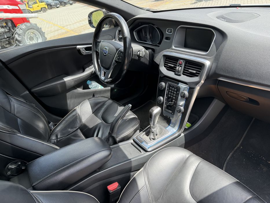 Volvo V40 D4 2014