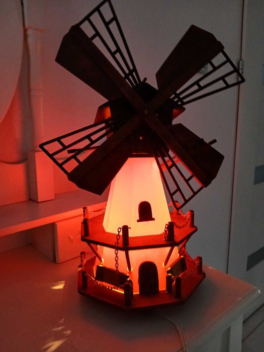 Lampka nocna wiatrak