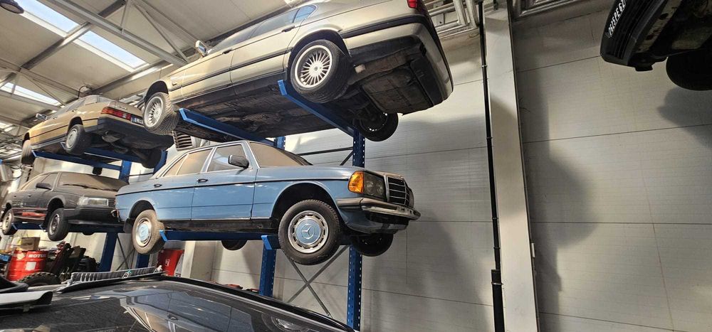 Mercedes-Benz W123