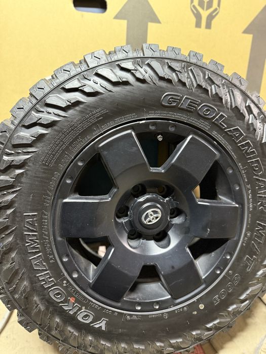Toyota FJ Cruiser 4Runner Prado Hilux диски та шини мт 255/70R17