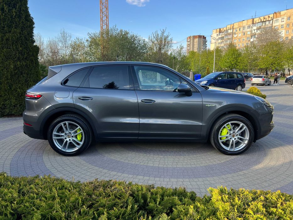 Porsche Cayenne 2022