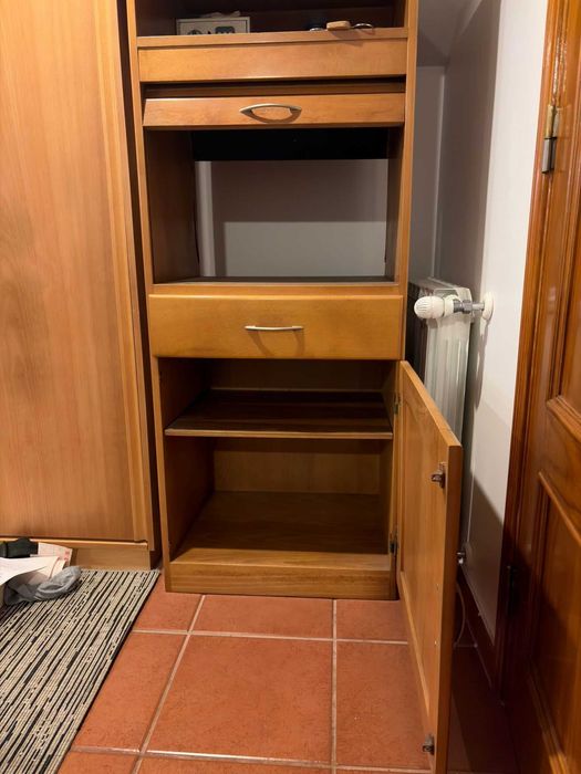 Móvel - Madeira Maçiça