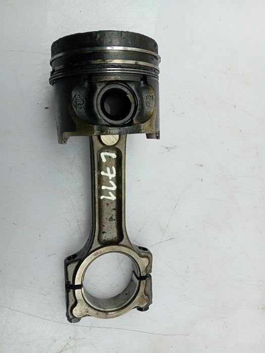 Pistão de motor RENAULT Megane III Coupé (DZ0/1_)