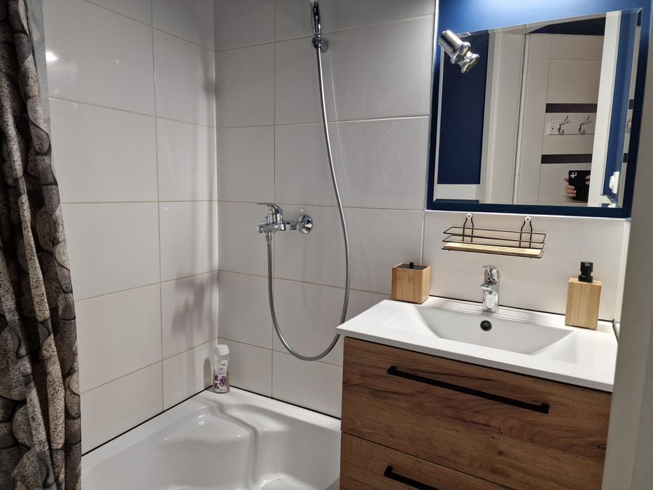 Wynajmę małe studio na dobe, dwie lub dłużej, blisko stadion narodowy