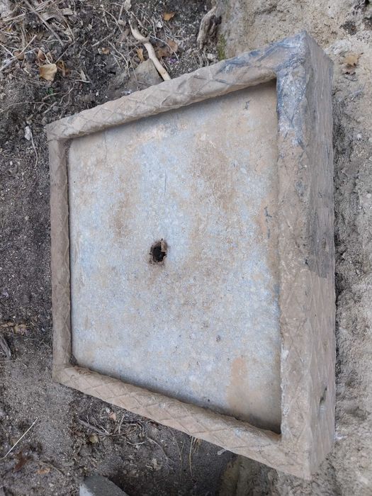 Tampa em cimento para caixa cúbica com aro