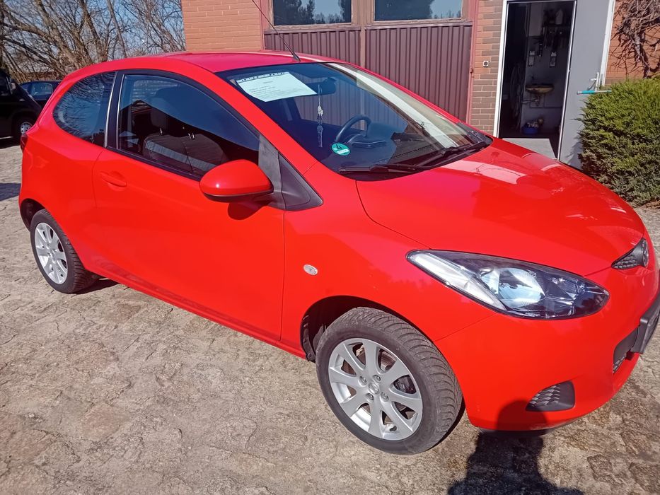 Mazda 2 Mazda 2 1.3 Benzyna Mały przebieg, Klimatyzacja