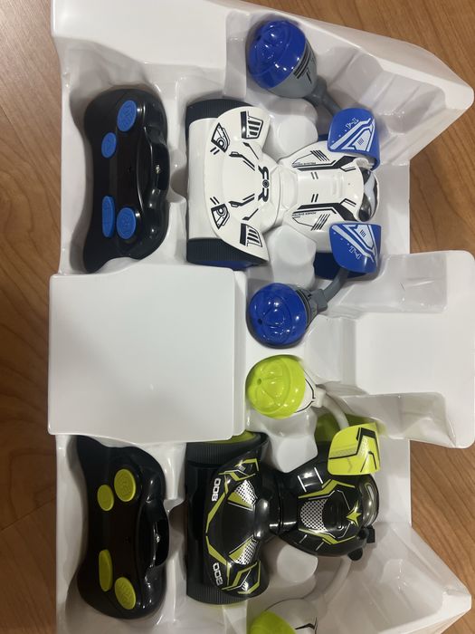 Robôs ROBO KOMBAT – 2 Robots + 2 Comandos – Como novos!