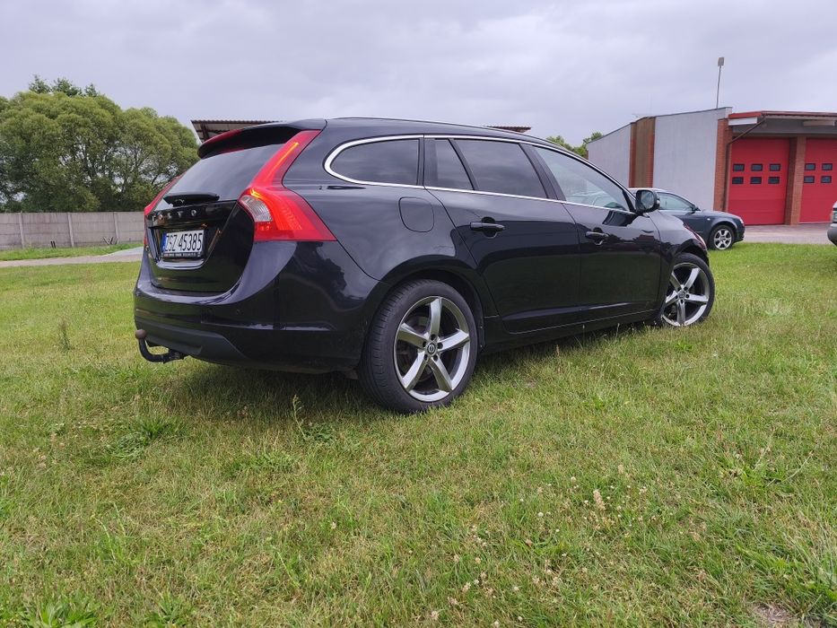 Volvo V60 1.6 115 km . Polecam!!!