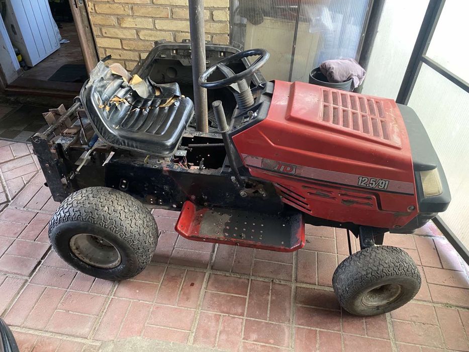 Продам газонокосарку мінітракторець mtd665e