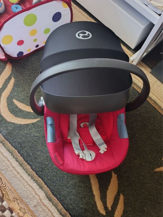 Автокресло  Cybex с рождения и до 3х лет