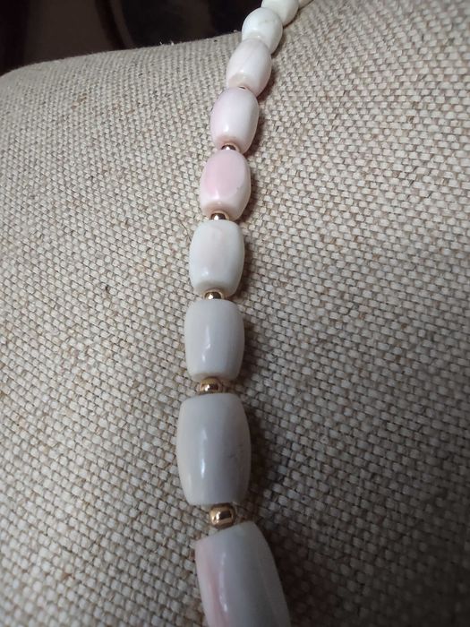 Piękny stary naszyjnik koral Angel skin skóra aniola