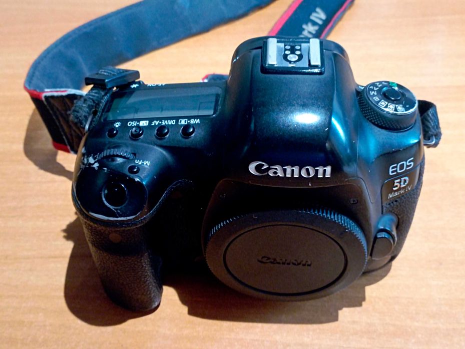 Canon 5D Mark IV c/ grip BG E20