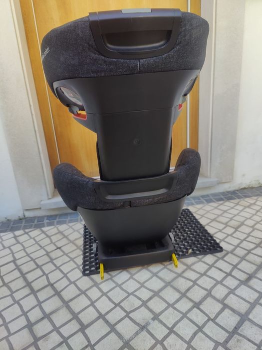 2 Cadeiras Bebé Confort Rodifix (3-12 anos)