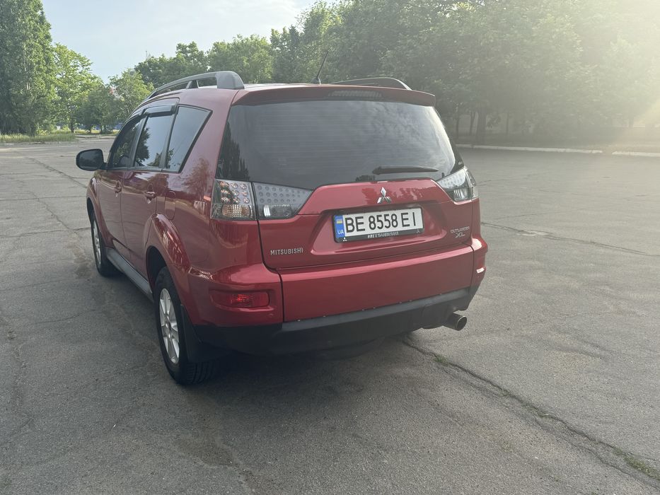 Mitsubihi Outlander XL