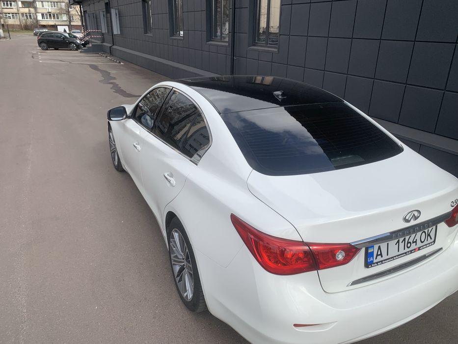 Продам финика Q50 в отличном стане