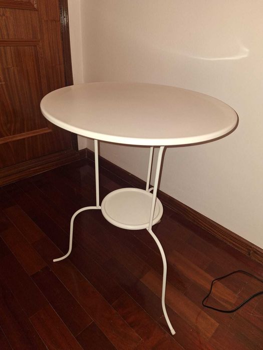 mesa redonda IKEA aluminio
