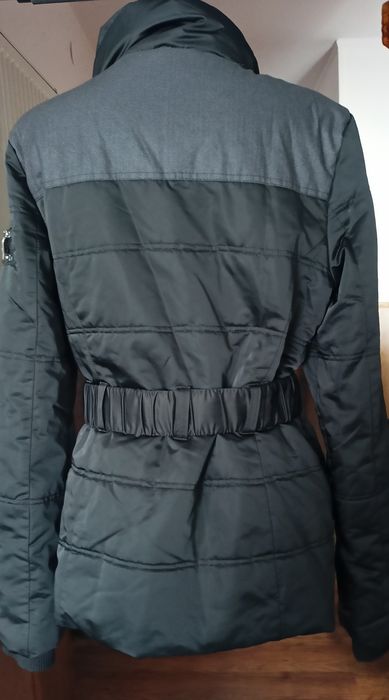 Czarna kurtka damska