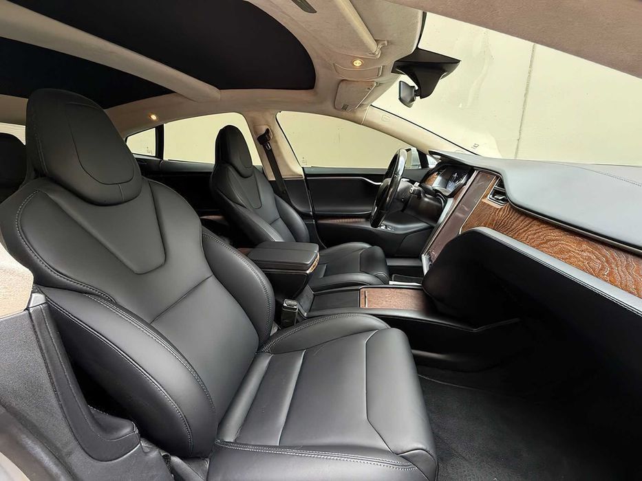 Tesla Model S 100D      2017