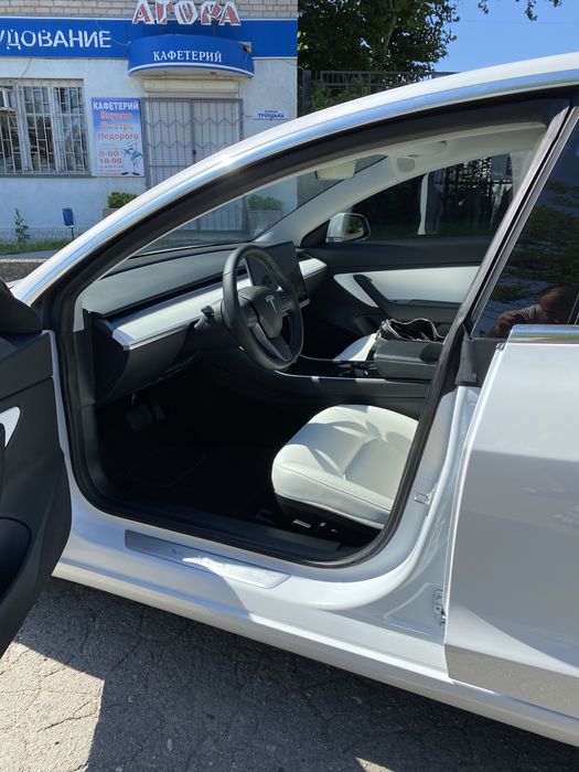 Продам Tesla 3 2020