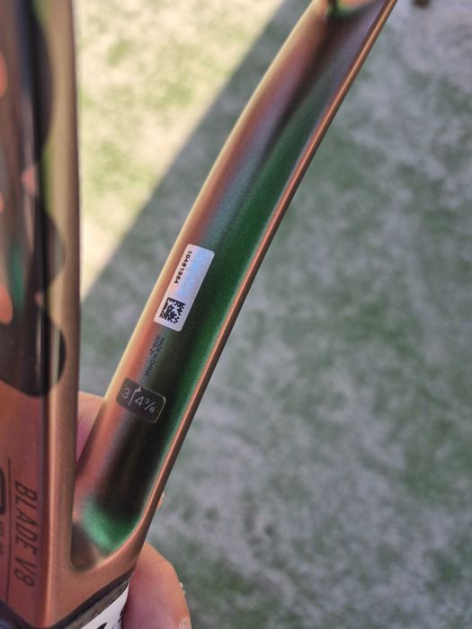 Wilson Blade 100 V8