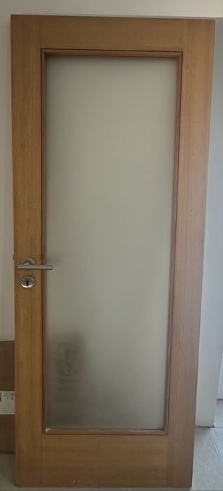 Porta em madeira sem aro