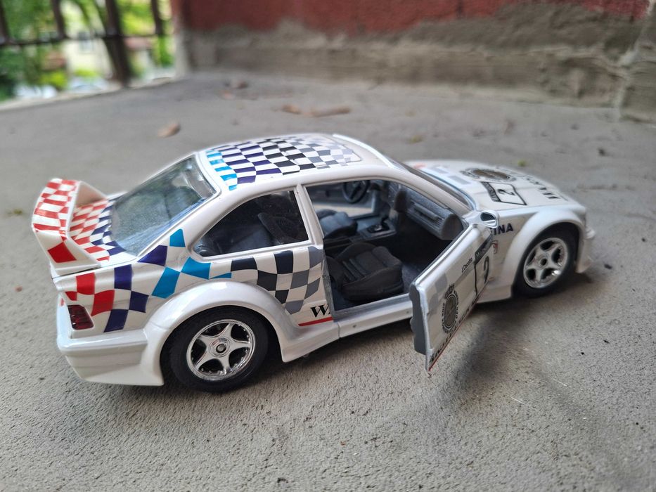 BMW M3 E36 GTR 1:24 bburago model samochodu