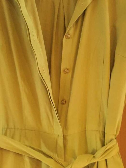 Macacão amarelo, jumpsuit muito atual.